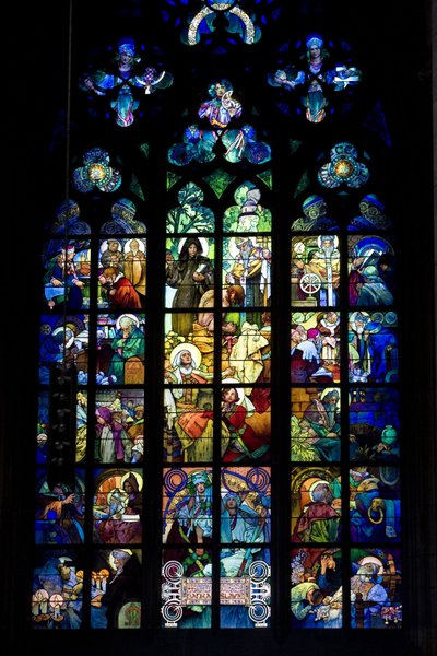 Buntglasfenster von Alphonse Mucha in der St.-Veits-Kathedrale in Prag, Tschechische Republik. Fotografie 2009 von Alphonse Mucha