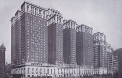 Chicago: Das Stevens Hotel, mit dem Blackstone Hotel rechts von American Photographer (after)