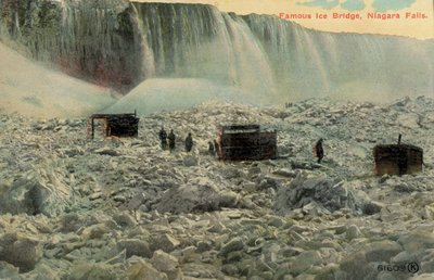 Berühmte Eisbrücke bei den Niagarafällen, New York, USA von American Photographer (after)