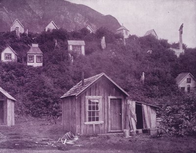 Indianische Grabstätten in der Nähe der Stadt Juneau, Alaska von American Photographer (after)