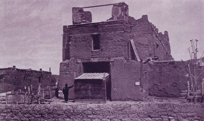 Alte Kirche von San Miguel, Santa Fe, NM, aus Adobe gebaut im Jahr 1550 (s/w Foto) von American Photographer (after)
