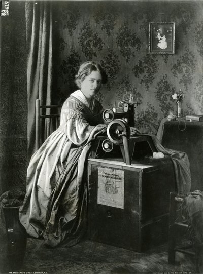 Werbung für Singers Patent-Nähmaschinen, 1899 von American Photographer