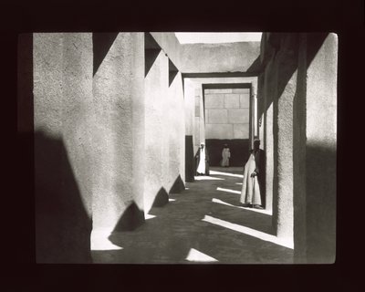 Gizeh - Granittempel nahe der Pyramide von Chephren von American Photographer