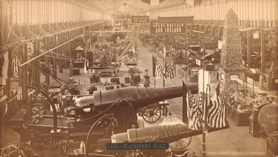Krupps Kanonen, deutsche Ausstellung, Centennial International Exhibition, Philadelphia, 1876 (Silberalbuminabzug) von American Photographer