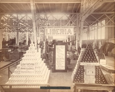 Liberia Seifen- und Kaffeedisplay, Agricultural Hall, Philadelphia Centennial Exhibition, 1876 (Albuminabzug) von American Photographer