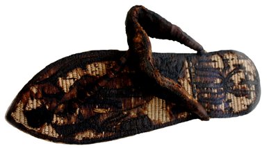 Tutanchamuns Sandale, verziert mit gefesselten Gefangenen und Sema-Tawy-Symbolen, 14. Jh. v. Chr. von Ancient Egypt