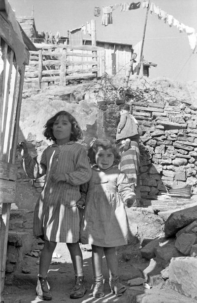 KINDER IN CROTONE von Ando Gilardi