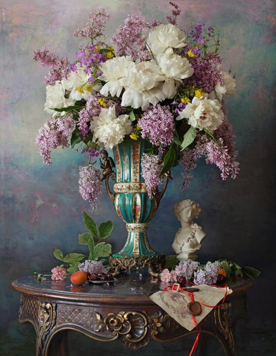 Elegantes Blumenstillleben von Andrey Morozov