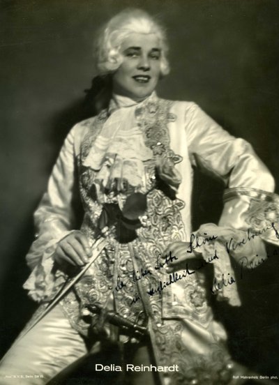 Delia Reinhardt (1892-1974) in "Die Hochzeit des Figaro" von Wolfgang Amadeus Mozart, anonym von Anonymous Anonymous
