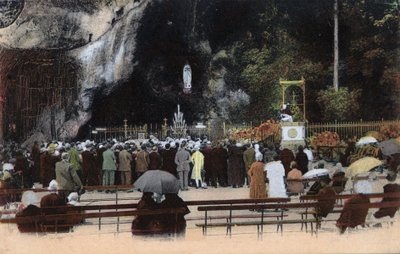 Die Grotte in Lourdes - Hautes-Pyrénées um 1900. von Anonymous Anonymous