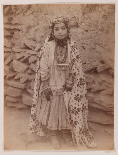 Mädchen mit Silberschmuck von Antoin Sevruguin