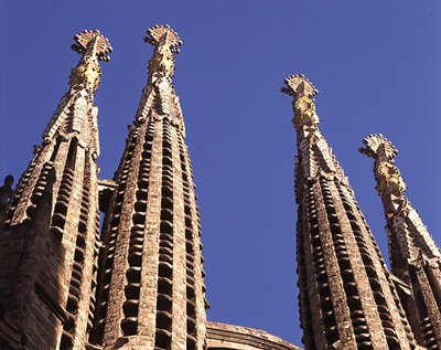 Türme der Sagrada Familia, Kirche begonnen 1882 (Foto) von Antoni Gaudi
