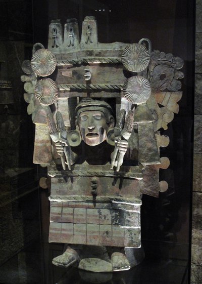 Weihrauchbrenner in Form der Göttin der Landwirtschaft Chicomecoatl, Tlahuac, Spätpostklassische Periode, ca. 1500 von Aztec