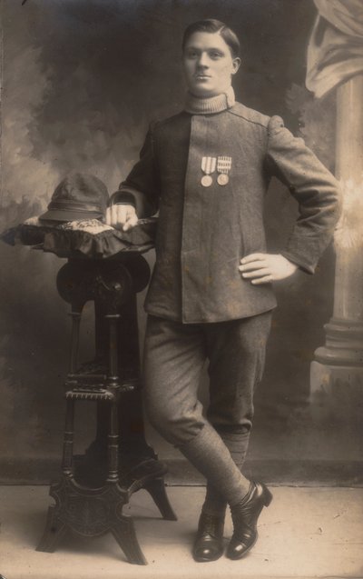 Album "Die GM R. Armee (Erster Weltkrieg)": Infanteriesoldat in Landesuniform von Battelli Battelli