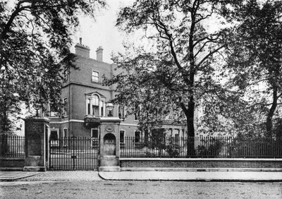 Portman House, Portman Square (1908) von Bedford Lemere and Company
