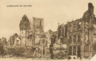 Hotel de Ville nach dem Bombardement, Ypern, 1915 von Belgian Photographer