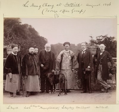 Li Hung Chang in Hatfield (Foreign Office Group), August 1896 von British Photographer