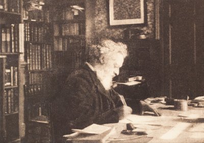 William Morris in seiner Bibliothek im Kelmscott House, Hammersmith von British Photographer
