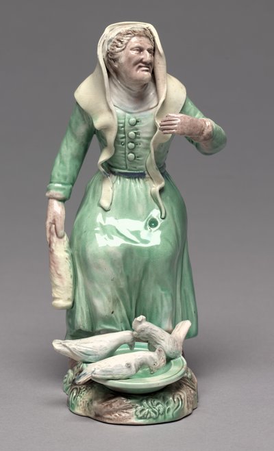 Alte Frau füttert Hühner, Staffordshire Fabrik, ca. 1770 von British School