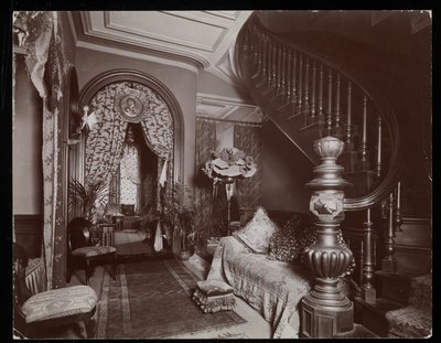 Ein prunkvolles Wohnzimmer in der Blakely Hall Residenz an der 11 West 45th Street, New York, 1896-98 von Byron Company