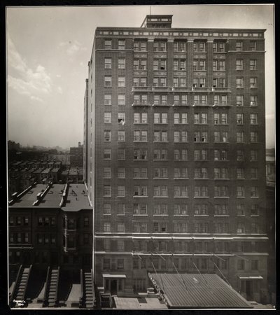 Das Hotel Robert Fulton, 228 West 71st Street, New York, 1920 von Byron Company