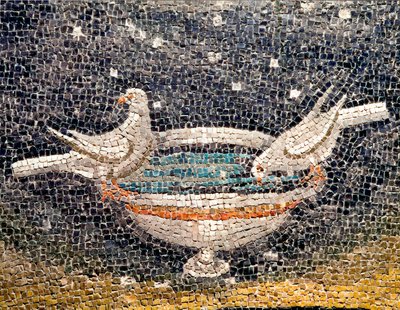 Tauben trinken am Brunnen. Detail eines Mosaiks. Ca. 425. Mausoleum der Galla Placidia (390-450), römische Kaiserin. Ravenna, Italien von Byzantine