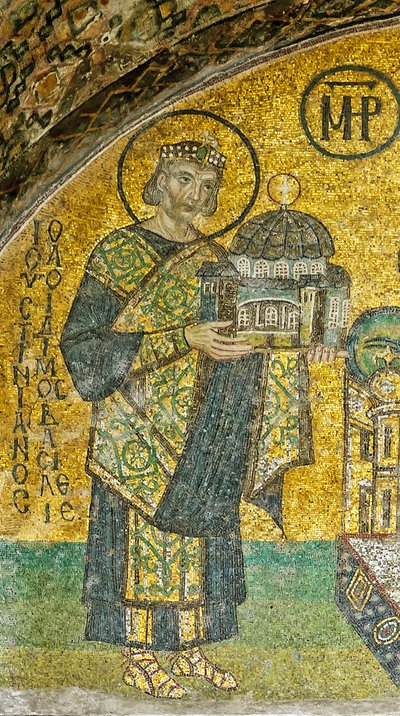 Kaiser Justinian überreicht der Jungfrau und dem Kind die Hagia Sophia (Mosaik) von Byzantine