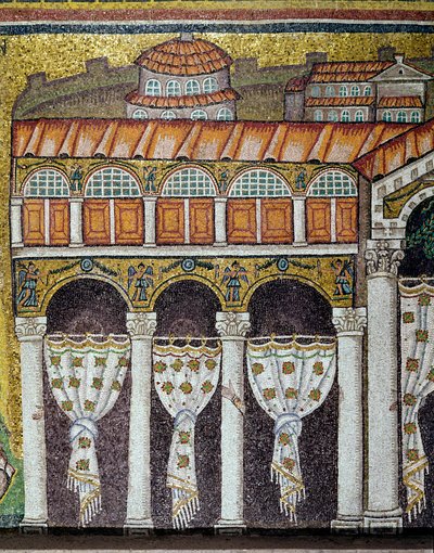 Ansicht des Palastes des byzantinischen Kaisers Theoderich der Große. Detail. Seitliches Mosaik des Mittelschiffs, Basilika von Sant