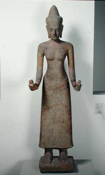 Statue der Göttin Lakshmi aus Preah Ko, Bayon-Stil von Cambodian Cambodian
