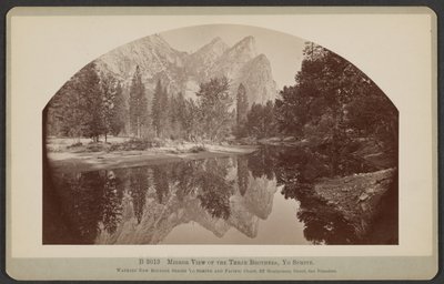Spiegelansicht der Drei Brüder, Yosemite von Carleton Watkins