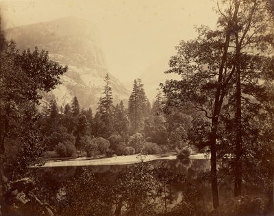 Der See - Yosemite-Tal / Seeufer / Lake Ah-Wi-Yah, Yosemite / Mirror Lake und Mt. Watkins, Yosemite von Carleton Watkins