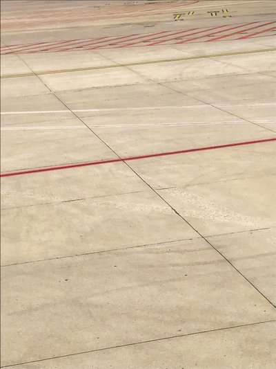 Komposition - Asphalt, 2019 von Cécile Jamet
