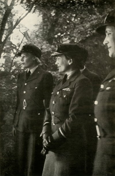 Ihre Königliche Hoheit Die Herzogin von Gloucester, Luftkommandantin, um 1943 von Cecil Beaton