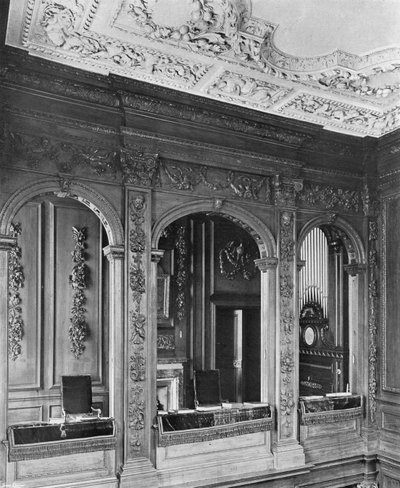 Die Bögen und Schnitzereien der Kapellengalerie von Charles Latham
