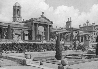 Die Orangerieterrasse von Charles Latham