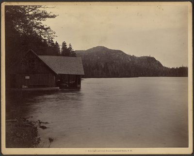 Echo Lake und Bootshaus, Franconia Notch, New Hampshire von Charles P. Hibbard