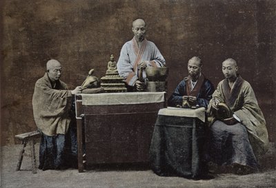 Eine Gruppe chinesischer Bonzen; graviert und gedruckt von Gilot; 1896 von Chinese School