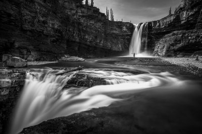 Majestätische Wasserfall-Umarmung von Christoph Schaarschmidt