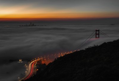Golden Gate Bridge neblige Nacht von Chuanxu Ren