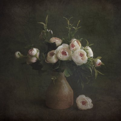  von Cicek Kiral
