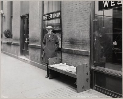 Der blinde Zeitungsverkäufer, Frederick Rode, und die südöstliche Ecke von Broadway & 41st St. von Company Byron