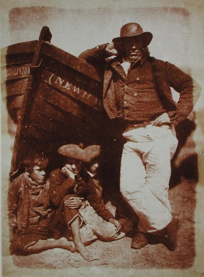 Ein Fischer aus Newhaven und Jungen, ca. 1843-47 von David Octavius and Adamson Robert Hill