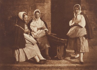 Mrs. Logan und zwei unbekannte Frauen, Newhaven, gedruckt ca. 1916 von Hill and Adamson