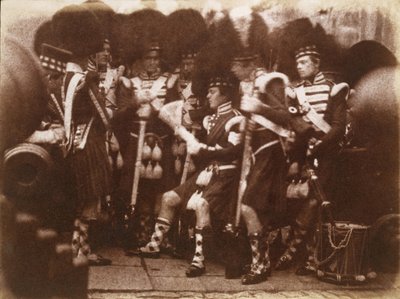 Offizier der 92. Gordon Highlanders liest den Truppen vor, Edinburgh Castle von Hill and Adamson