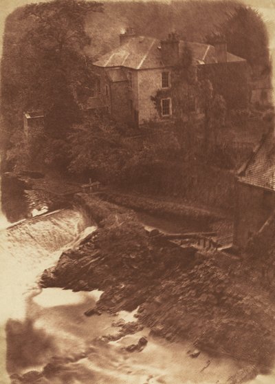 Colinton Manse und Wehr, mit einem Teil der alten Mühle rechts, 1846 von David Octavius Hill, Robert Adamson