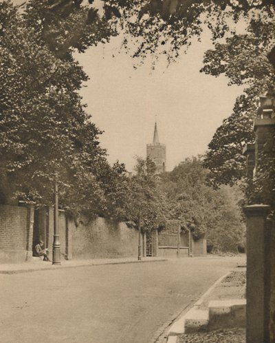 Hampstead Church von Zwischen den Blättern der Frognal Lane von Donald McLeish