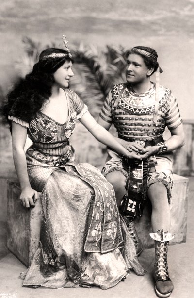 Ruth Vicent 1877-1955 und Roland Cunningham in einer Szene aus Amasis, frühes 20. Jahrhundert von Dover Street Studios
