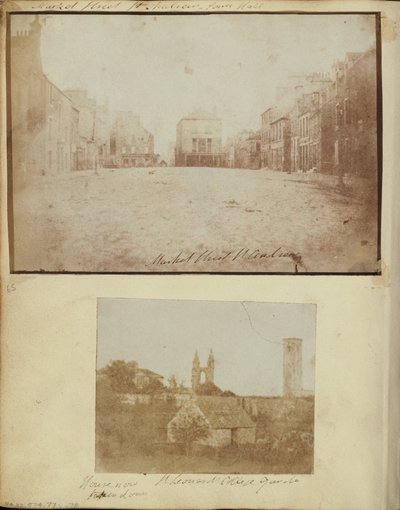 Market Street St. Andrews mit dem alten Zollhaus, Blick nach Westen von Dr. John Adamson