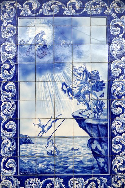 Wunder unserer Lieben Frau von Nazare. Unsere Liebe Frau von Nazare Kirche (Largo Nossa Senhora da Nazare). Portugal. von Dutch School