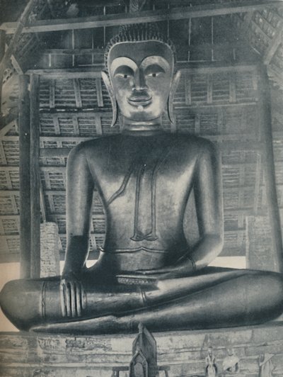 Herrlichkeit des zentralen Schreins im Wat Suthat, Bangkok, ca. 1935 von ENA